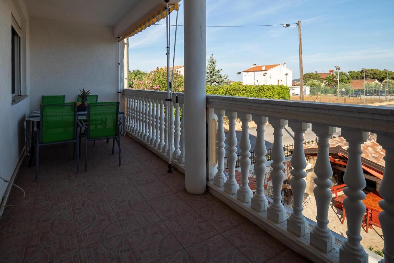 Apartments Domic Баньоле Екстер'єр фото