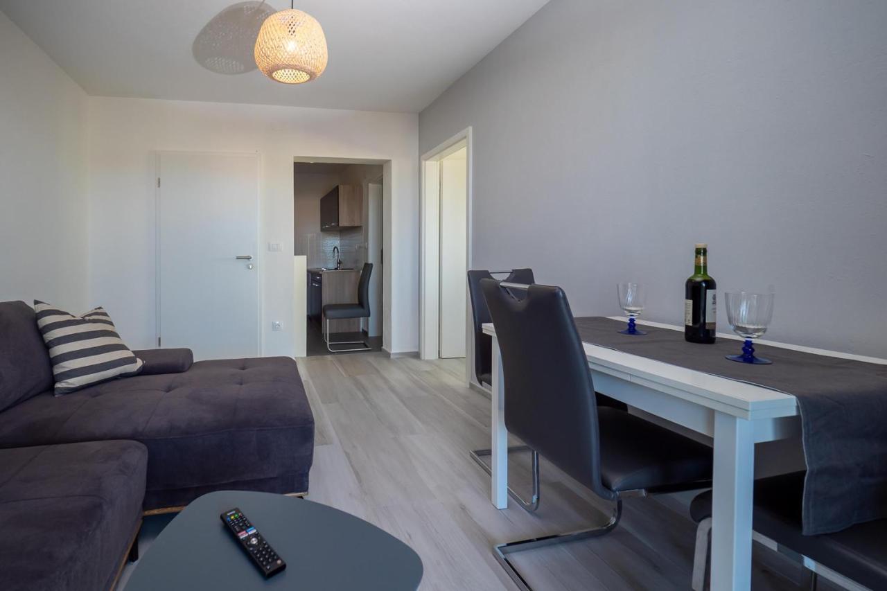 Apartments Domic Баньоле Екстер'єр фото